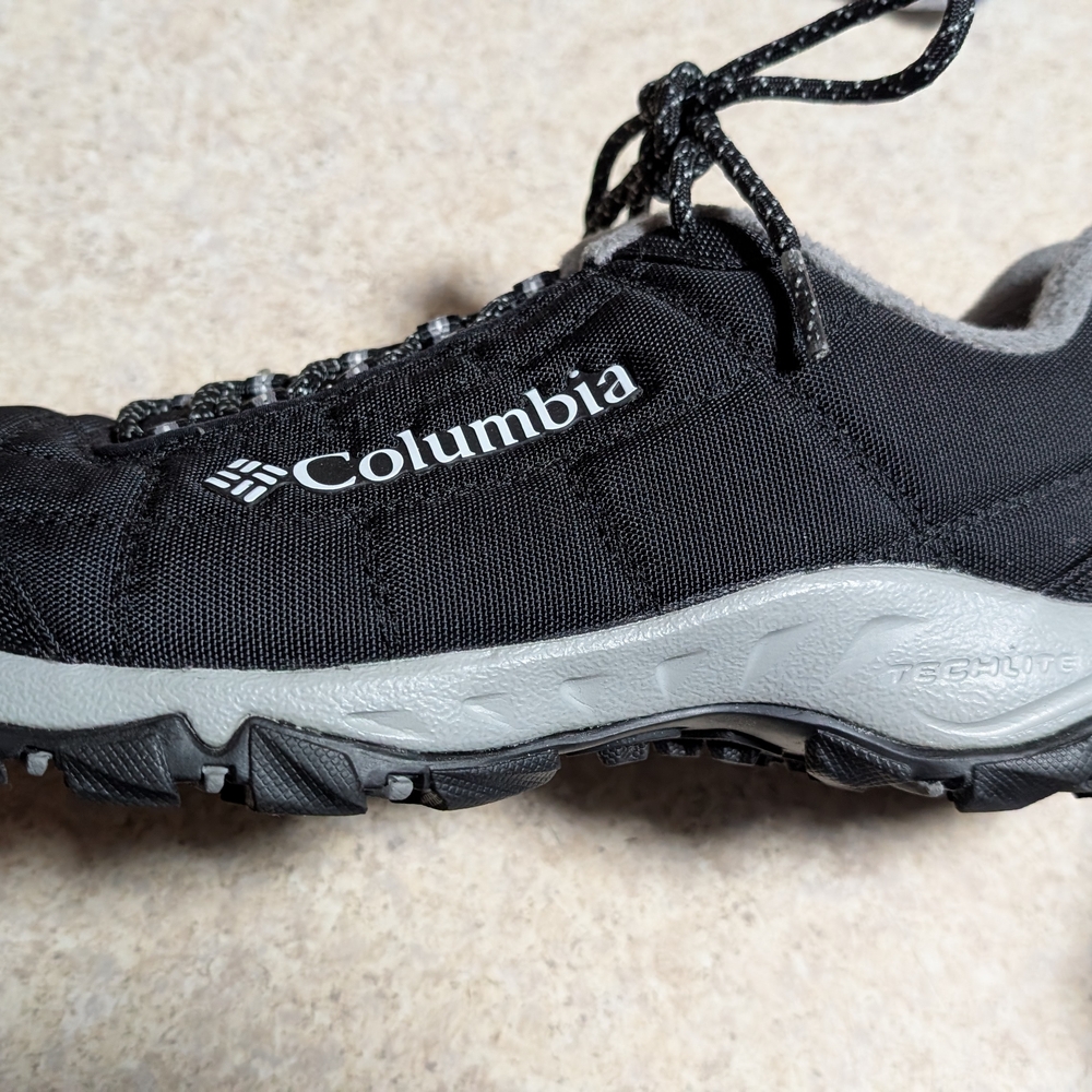 Columbia Women's Black and Gray Athletic Shoes